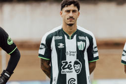 Jogador do Rio Verde sofre lesão pulmonar após impacto no peito e segue em observação
