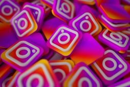 Instagram testa nova tela inicial com reels em destaque e visual parecido com o TikTok