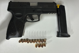 Polícia Civil e GCM prendem suspeito com pistola de uso restrito em Santa Helena de Goiás
