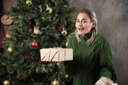 Usar verde no Natal engravida? Superstição volta a ganhar força