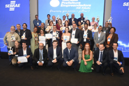 Rio Verde é premiada pelo Sebrae com projeto voltado ao empreendedorismo