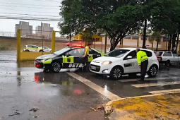 Candidato chega dirigindo para prova teórica da CNH e tem carro apreendido no DF