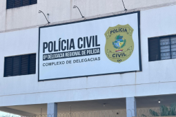 Após discussão por música alta, homem agride jovem e é preso em frente à delegacia de Rio Verde