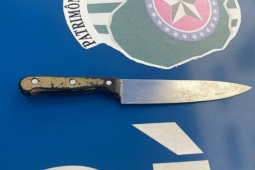 Polícia Militar prende homem armado com faca após ameaçar a própria mãe no Residencial Atalaia
