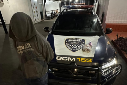 Homem é preso pela GCM após tentar furtar carne e desodorante em comércio