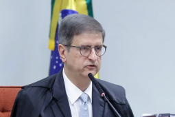 PGR pede anulação de investigação sobre conversas de Moraes e Vorcaro
