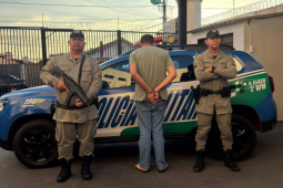 Motorista abastece, sai sem pagar e PM encontra carro com placas adulteradas em Rio Verde