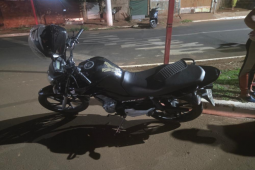Motorista foge após colisão que deixa motociclista ferido no Bairro Primavera