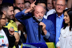 Lula agradece eleitores e promete mudanças na forma de governar após reeleição