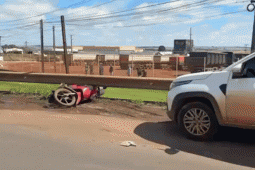 Acidente é registrado entre carro e moto no trevo de Rio Verde