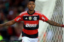 STJD absolve atacante do Flamengo, mas aplica multa máxima por descumprir regulamento