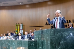 Caiado anuncia fim da taxa do agro e envia projeto para extinguir o Fundeinfra