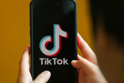 TikTok leva multa milionária no Brasil por dados de adolescentes