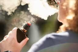 Redes sociais e lojas online são notificadas a retirar conteúdo sobre cigarro eletrônico em até 48h