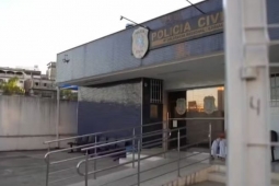 Padrasto é preso por filmar enteada de 12 anos tomando banho