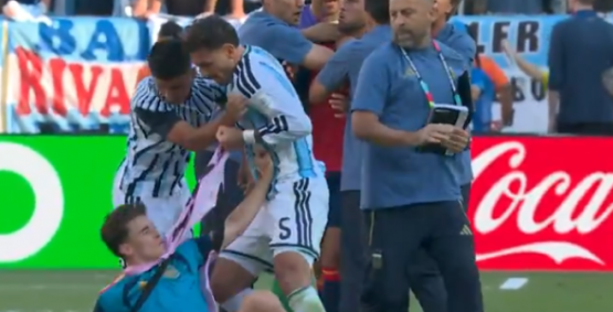 Fifa pune Argentina por racismo, discriminação e confusão durante a Copa