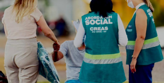 Assistência Social entrega cobertores a pessoas em situação de rua durante passagem de frio em Rio Verde