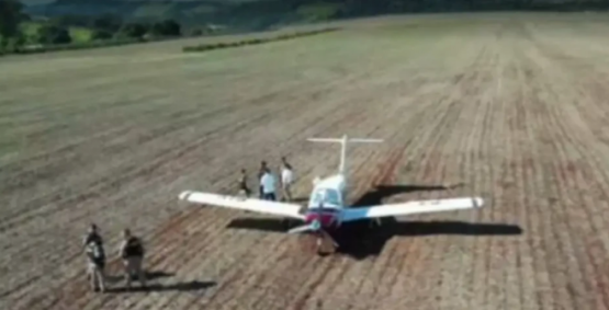 Avião que seguia para a Tecnoshow em Rio Verde faz pouso forçado no PR