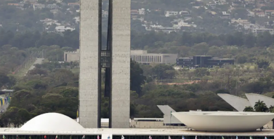 Lula sanciona com vetos o reajuste para servidores do Legislativo