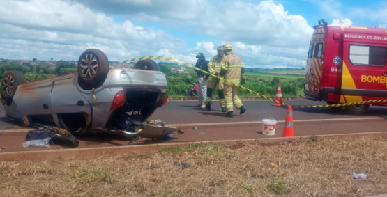 Capotamento deixa uma pessoa morta na BR-060 em Rio Verde