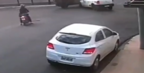 Carro ignora o 