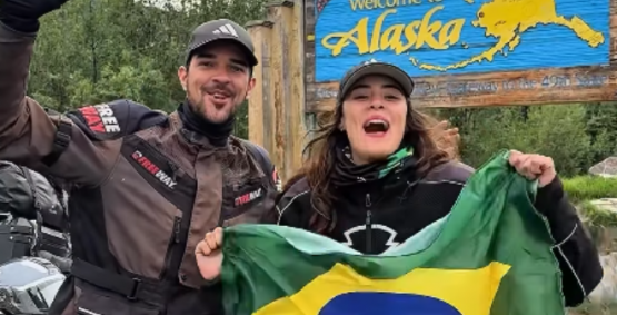 De Rio Verde ao Alasca: aventura de moto leva goiana a cruzar 20 países