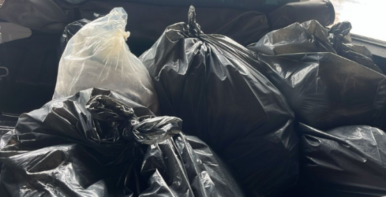 Fiscalização do Procon apreende alimentos impróprios em delivery de comida japonesa em Rio Verde