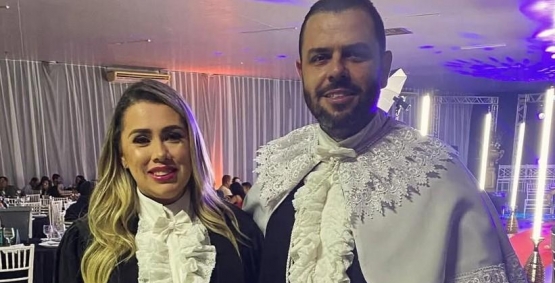 Justiça concede liberdade a Karen Proto com uso de tornozeleira e impõe oito medidas cautelares