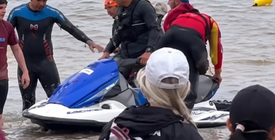 Pablo Marçal é resgatado de jet ski durante prova de triatlo no Paraguai
