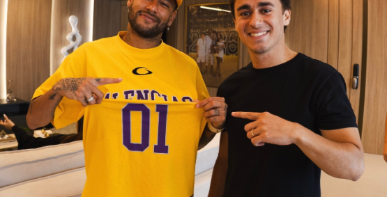 Nikolas Ferreira publica fotos e vídeo com Neymar, que declara apoio a Flávio Bolsonaro