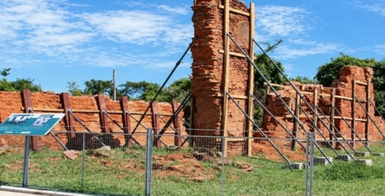 Ruínas de antigo povoado do ouro viram museu a céu aberto em Goiás
