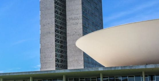 Senado aprova projeto que endurece punição para estupradores jovens e idosos