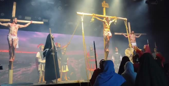 Paixão de Cristo emociona fiéis e terá nova sessão gratuita em Rio Verde