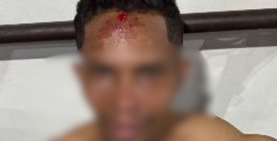 Vídeo mostra homem batendo a cabeça contra viatura após ser detido por agredir esposa em Rio Verde