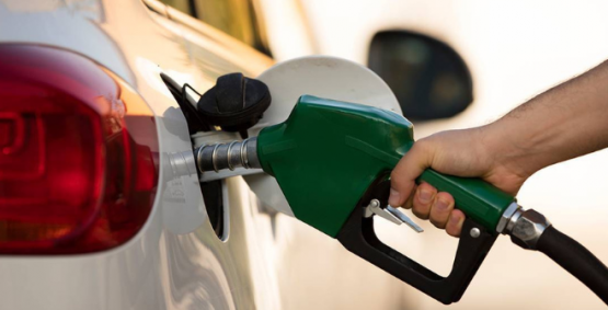 Gasolina cai só 0,78% em junho, mesmo após reajuste de 5,6% da Petrobras
