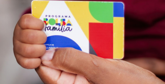 Projeto propõe 13º salário para beneficiários do Programa Bolsa Família