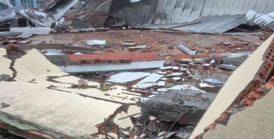Tornado de curta duração deixou rastro de destruição em cidade do RS, apontam meteorologistas
