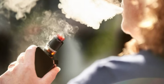 Redes sociais e lojas online são notificadas a retirar conteúdo sobre cigarro eletrônico em até 48h