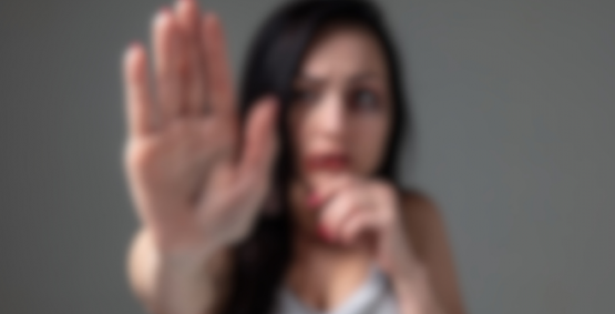 Mulher é atingida por facão nas costas em episódio de violência no Bairro Cesar Bastos, em Rio Verde