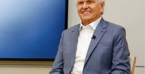 Goiás entra no Propag e deve economizar R$ 28 bilhões em juros, diz Caiado