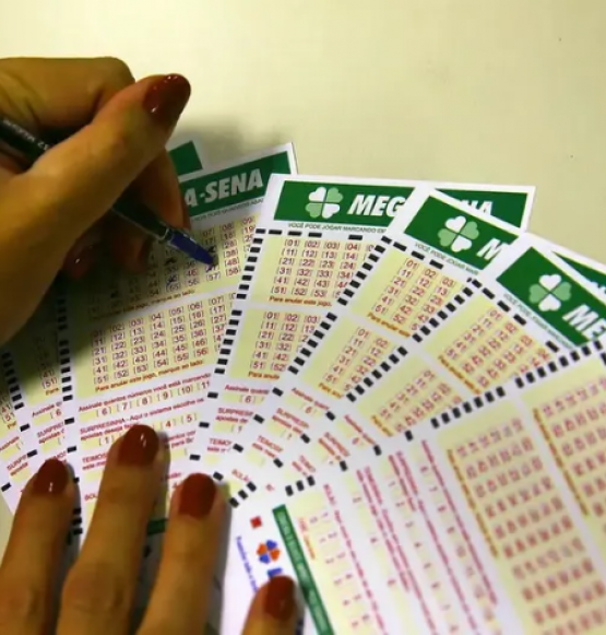 Mega-Sena acumula e prêmio chega a R$ 60 milhões após ninguém acertar as seis dezenas