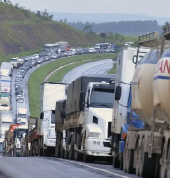 Caminhoneiros descartam greve após reunião e mantêm diálogo com governo