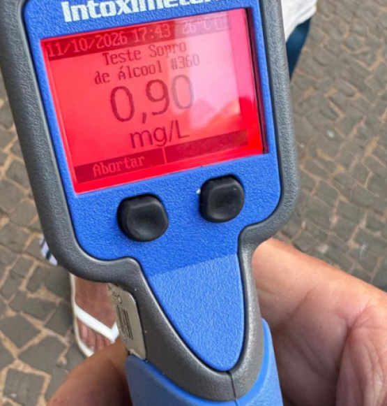 Condutor é preso por embriaguez após dirigir em zigue-zague pelas ruas na Vila Borges, em Rio Verde