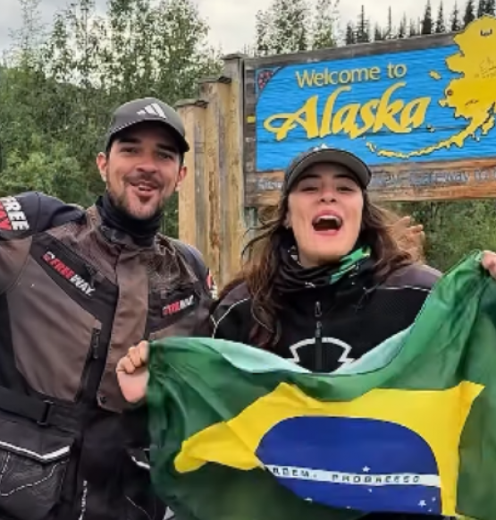 De Rio Verde ao Alasca: aventura de moto leva goiana a cruzar 20 países