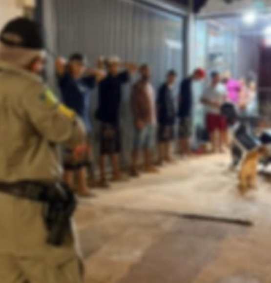 Distribuidora é alvo de ação da PM por venda de álcool a menores e posse de drogas em Rio Verde