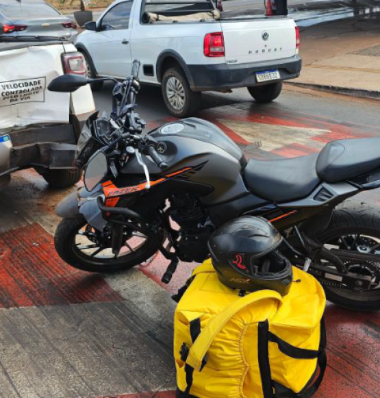 Motociclista fica ferida após colisão na traseira de veículo no Jardim Presidente