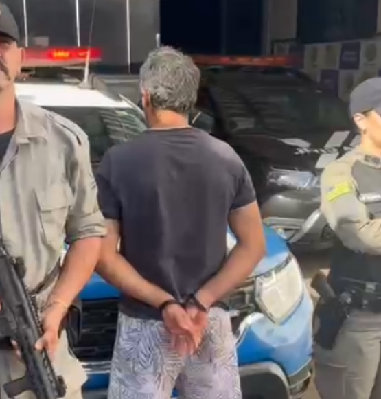 Mulher acorda com desconhecido tocando seu corpo dentro de casa em Rio Verde