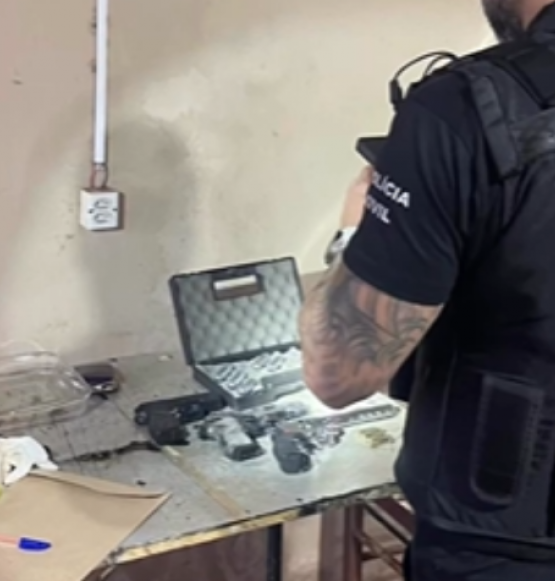 Polícia Civil apreende armas de fogo durante operação por violência doméstica em Maurilândia