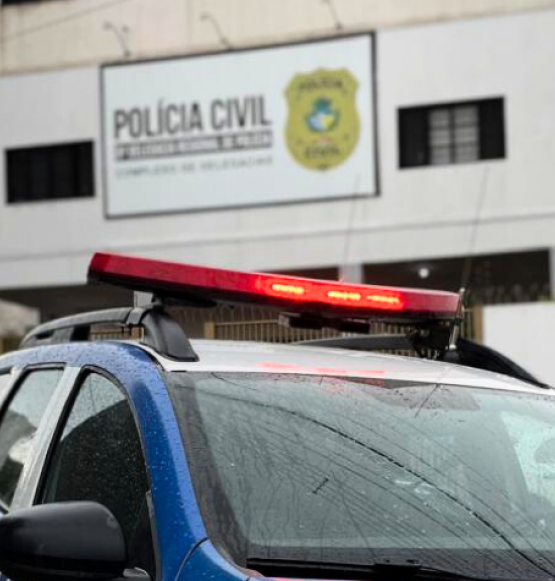 Motorista é flagrado dormindo dentro de carro parado sobre faixa de pedestres em Rio Verde