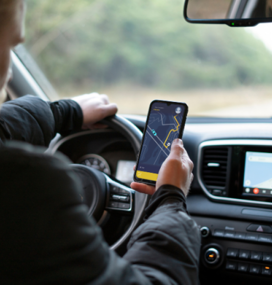 Motoristas de aplicativos e taxistas já podem solicitar financiamento com juros reduzidos para carro novo